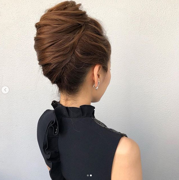 さらりときれいめな夜会巻きはシルエット 銀座美容室 ヘアサロン ブライダルサロン ヘアイズムブランシュ